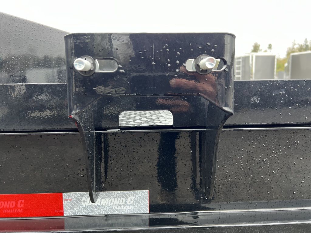 2024 Diamond C 8.5×24 15K Powder Coated Deckover Equipment Trailer - Image 7