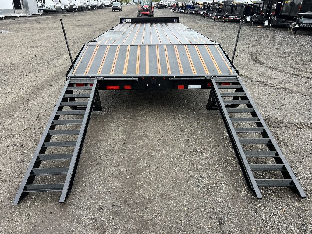 2024 Diamond C 8.5×24 15K Powder Coated Deckover Equipment Trailer - Image 2