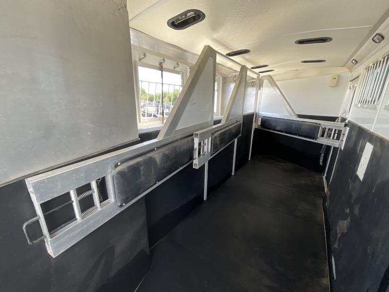 2005 Jamco 4 Horse Gooseneck Trailer - Image 25