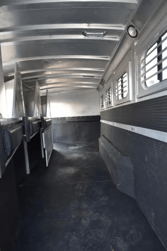 2008 C and C Trailers 4 Horse Bumper Horse Trailer - Image 14